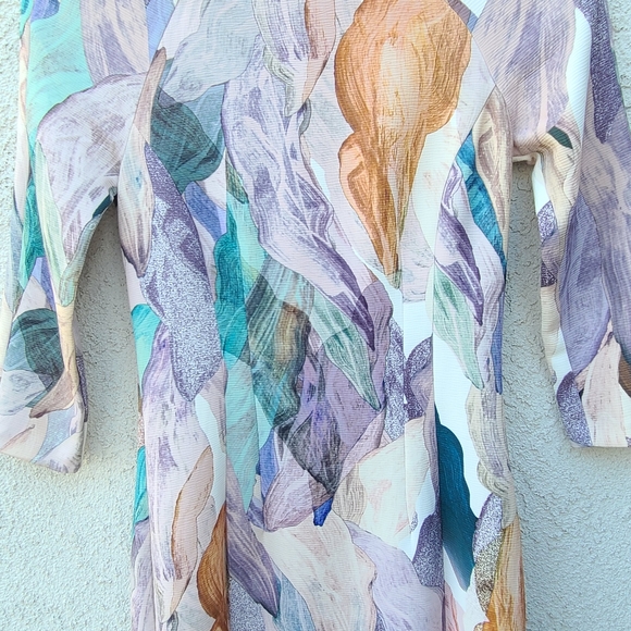 Colorful Patterned Fitted Dress - Picture 3 of 15